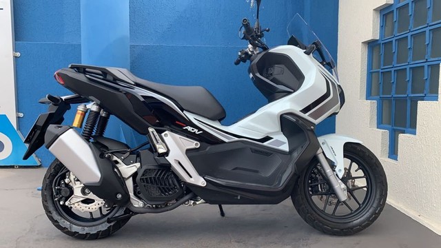 MOTO HONDA ADV