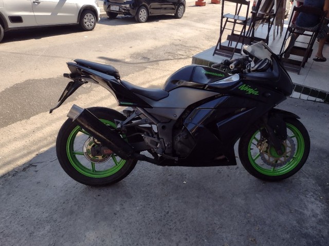 KAWASAKI NINJA 2010