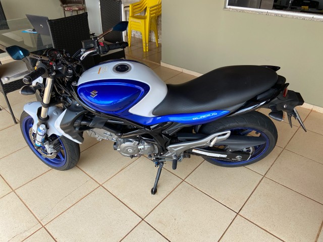SUZUKI GLADIUS 650C 2015/2016