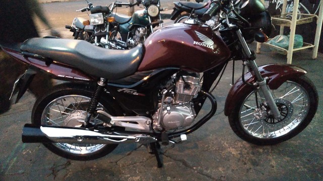 VENDO FAN 2012 COMPLETA MOTO PRA PESSOA EXIGENTE TUDO OK