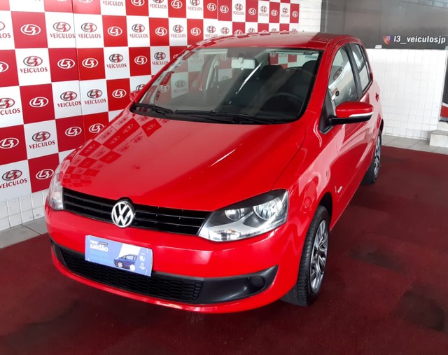 VOLKSWAGEN-FOX TREND 1.0 2013 COMPLETO E TODO REVISADO!!!