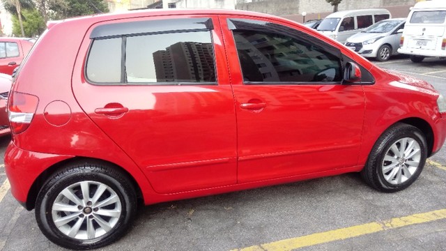 VOLKSWAGEM FOX PLUS 1.6 VERMELHO