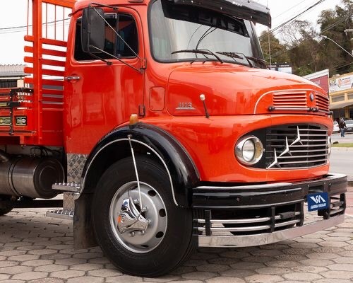 MERCEDES-BENZ