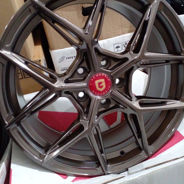 Jogo de rodas gisa Sthar Bronze aro 18 ya3823 5x112