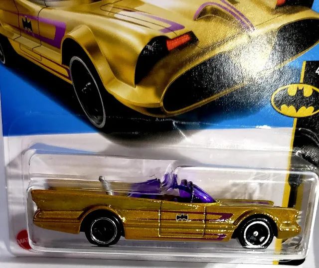 Hot Wheels TV Series Batmobile 131/250 4/5 (Gold) dourado - Foto 4