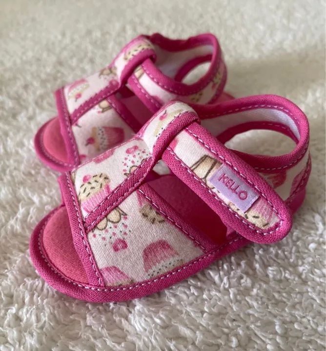 Sandália bebê - Nova - Tam. 14 e 17