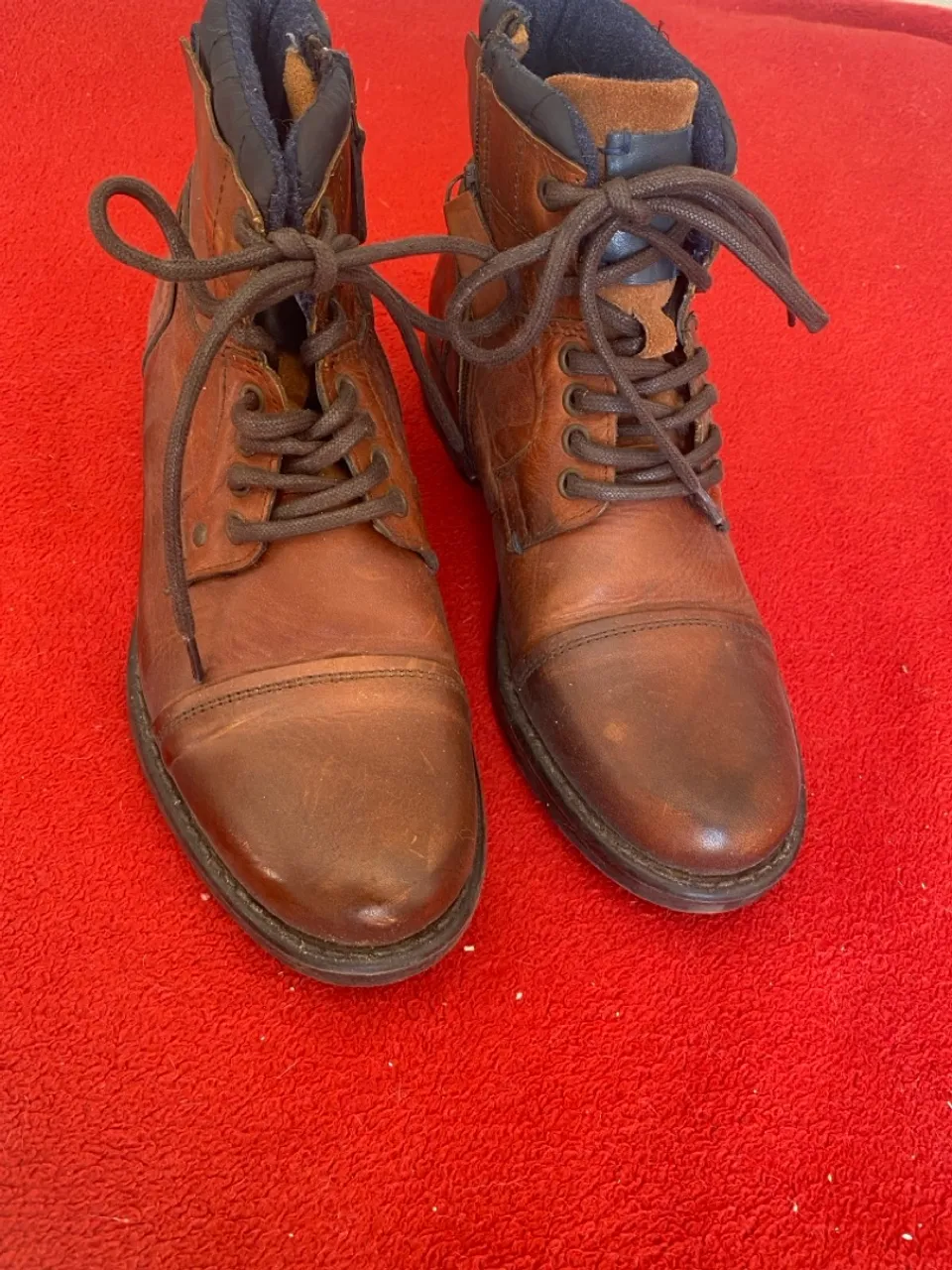 Botas de couro marrom