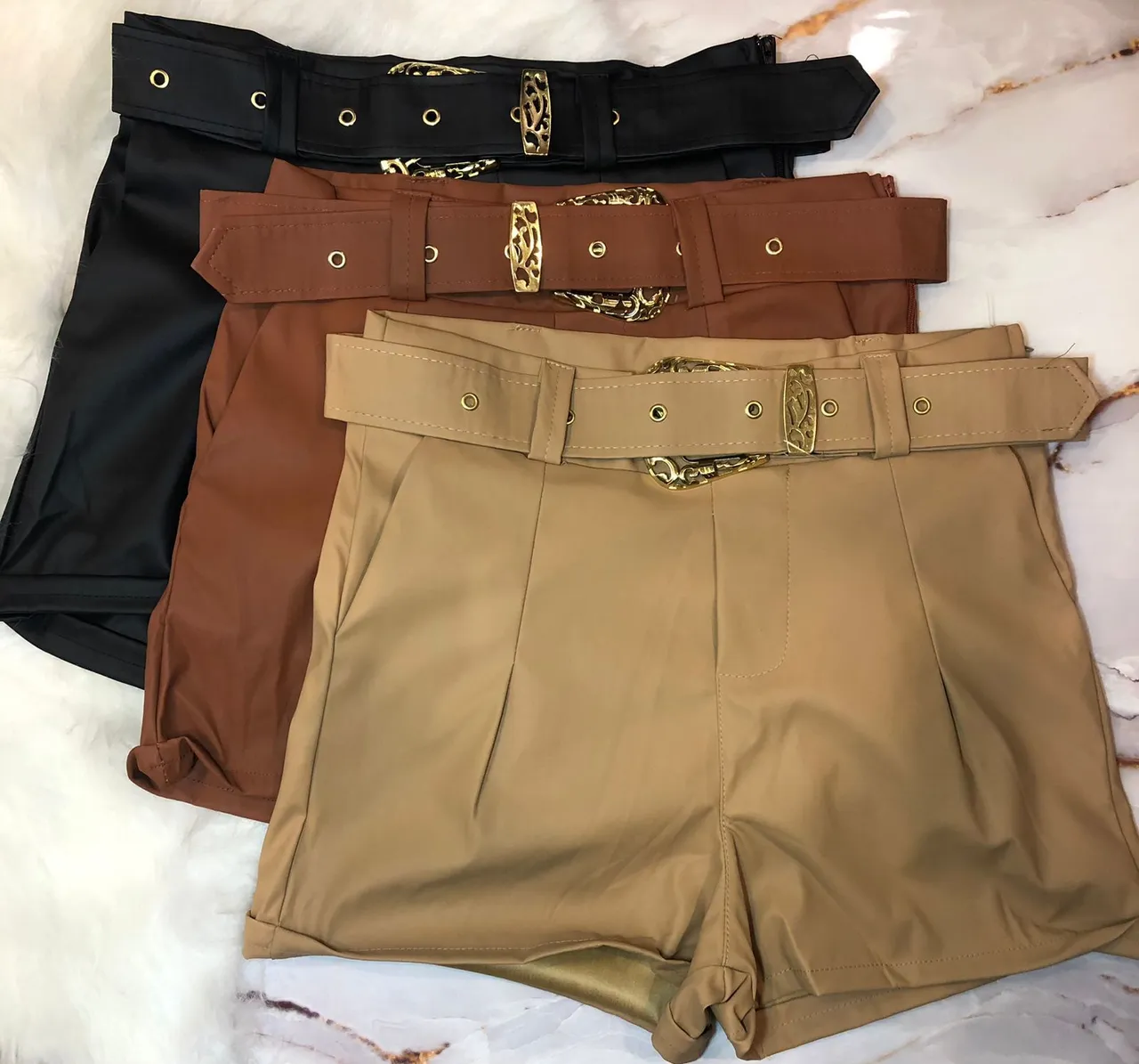 SHORTS DE COURO TAMANHO P AO GG 