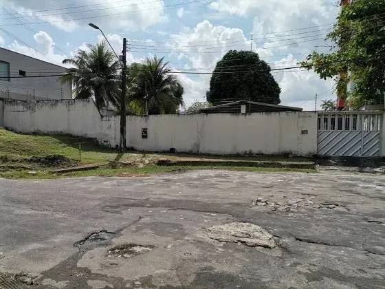 Terreno de 930m² no Adrianopolis todo documentado
