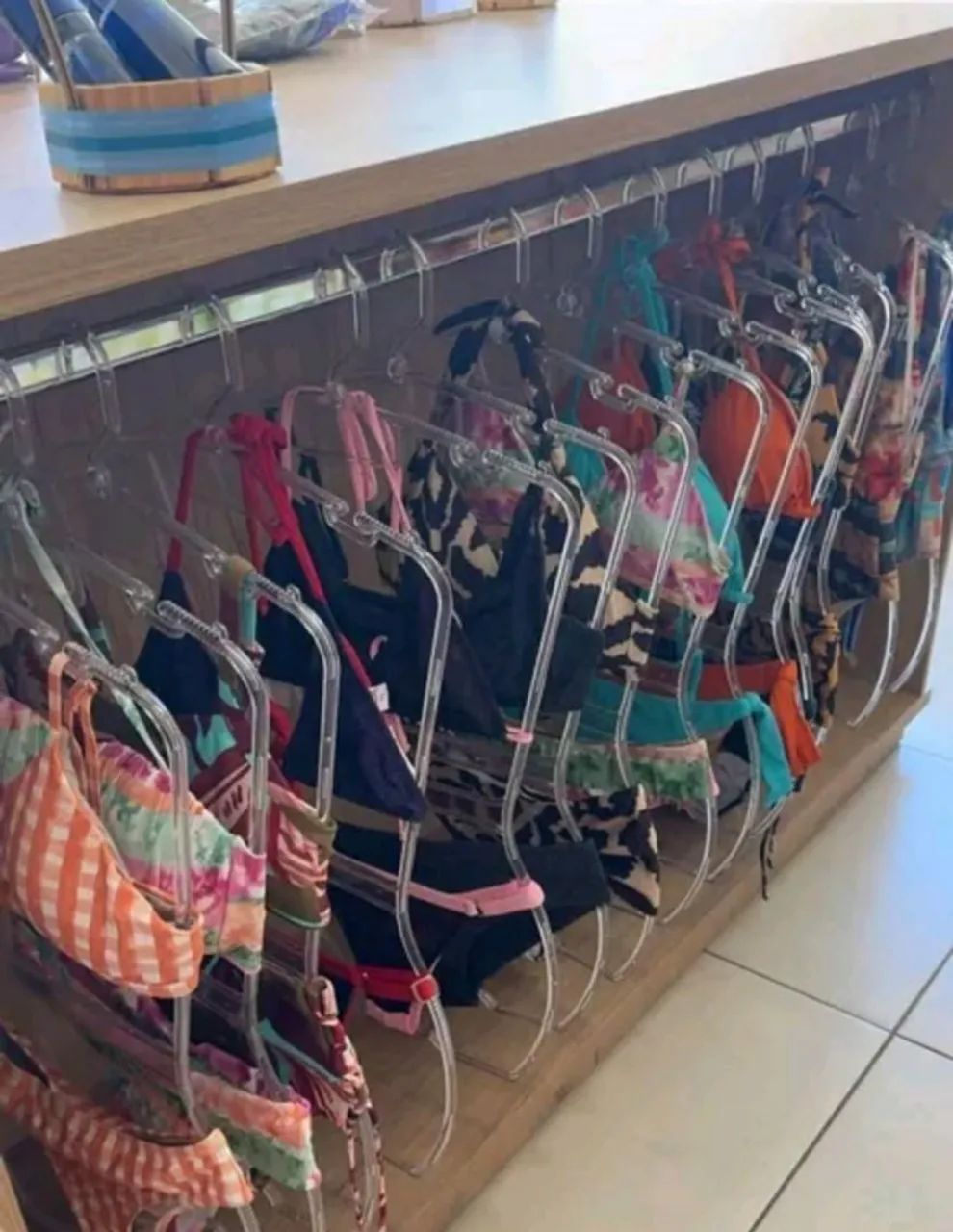 5 cabides silhueta por 100 reais - Foto 3