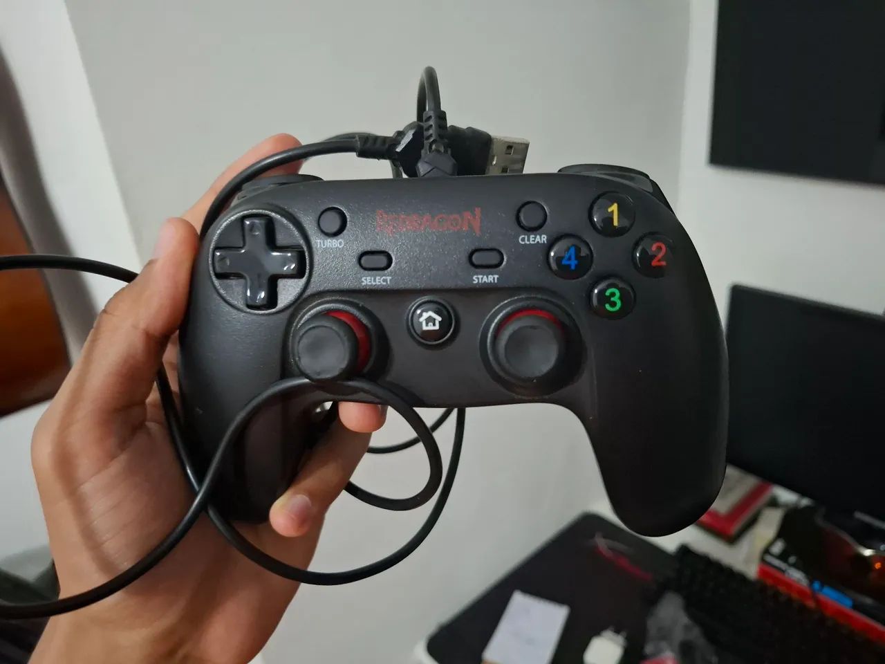 Controle Gamepad Joystick Redragon Saturn para PC
