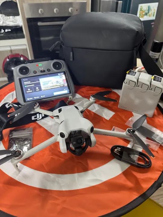 Dji Mini 4 Pro kit Fly More Combo Plus