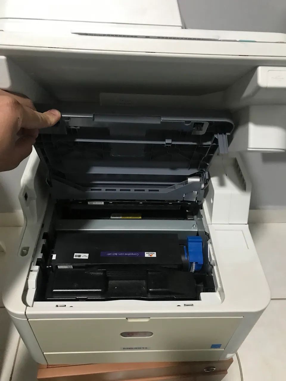 Impressora OKi com Toner64310776523521122