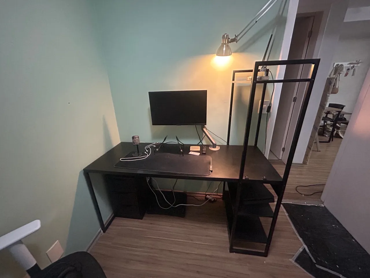 Mesa de Escritório / Escrivaninha Preta (desmontada)