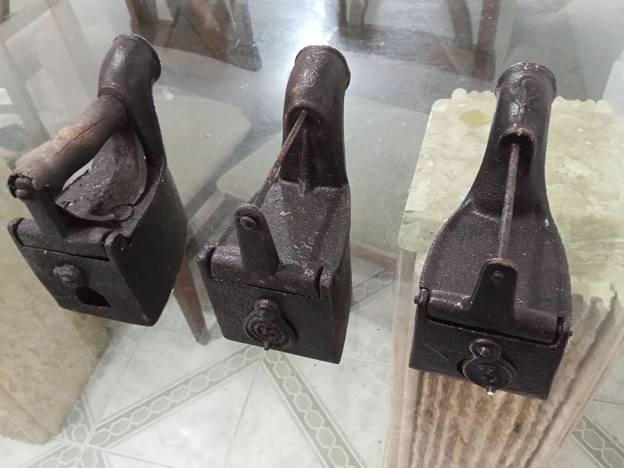 Ferro de passar antigo  - Foto 4