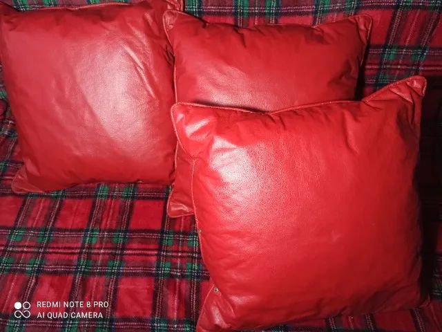 Conjunto  de  três  almofadas  em courino - Foto 6