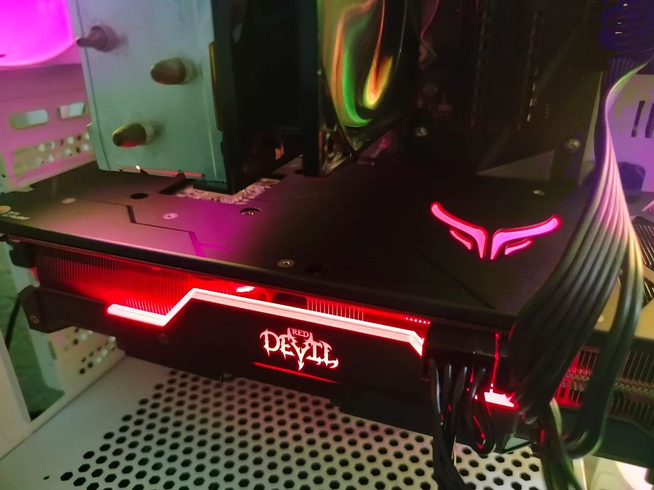 RX 5700 red Devil leia