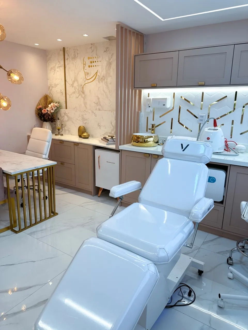 Sublocação de Sala/Clinica para Profissionais da Área da Saúde, Beleza e Estética