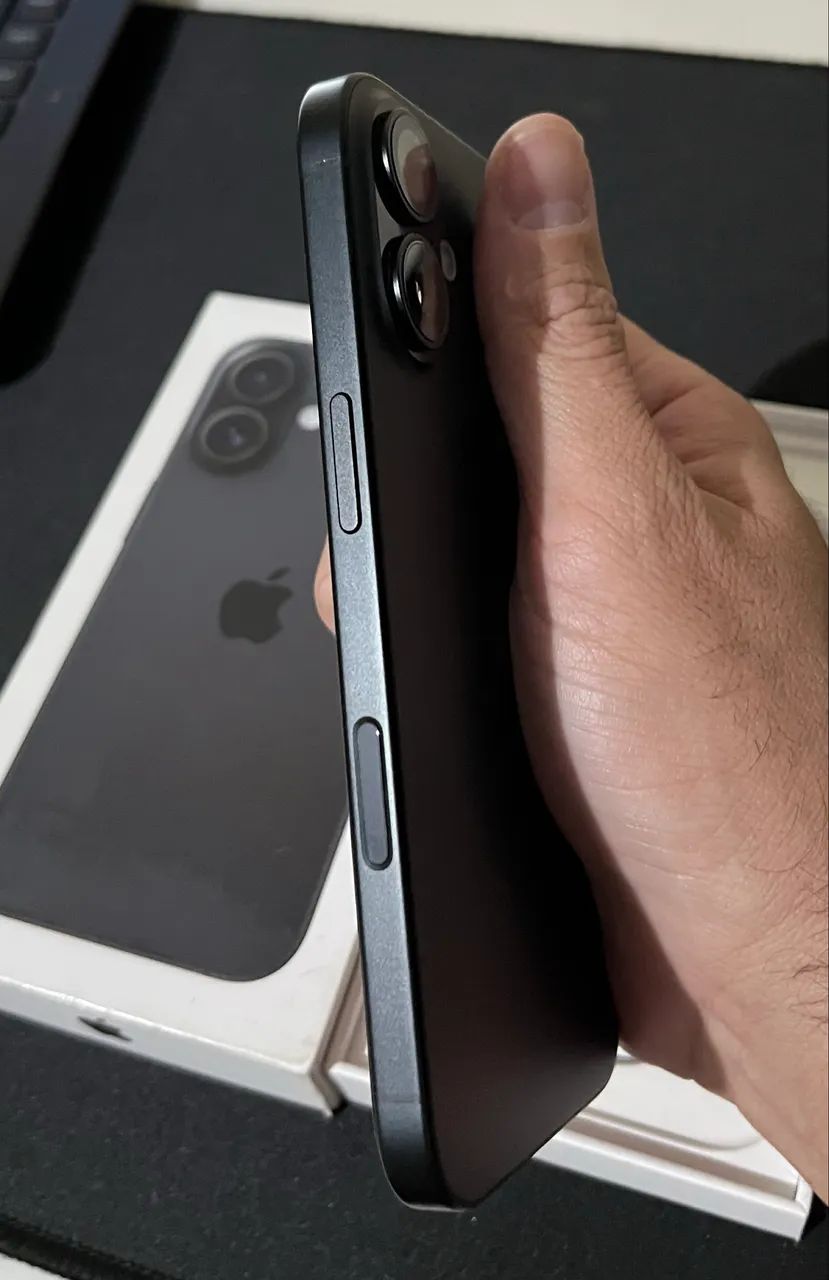 iPhone 16 128ギガ 黒 バッテリー100% iPhone 16 preto 128gb bateria 100% na garantia Apple até 21/01