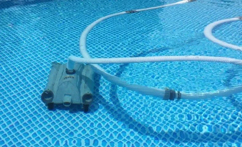 Aspirador robô para limpeza automática de piscina Krystal Clear - Foto 5