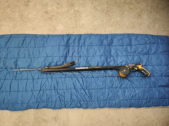 Arpão Cobra + Vara de Pesca c/ Molinete Invicta