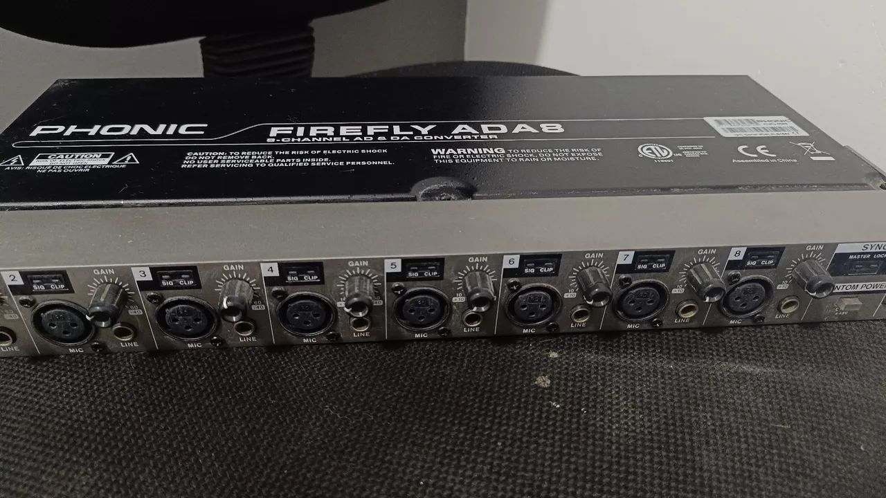 Pré amplificador Phonic Firefly ada8 muito conservado e pouco usado  - Foto 3