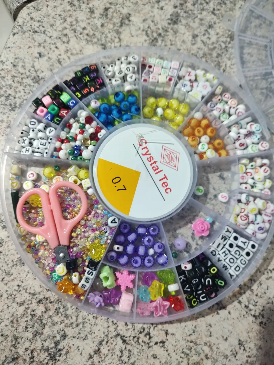 Kit de miçangas colorido para criar pulseiras e colares