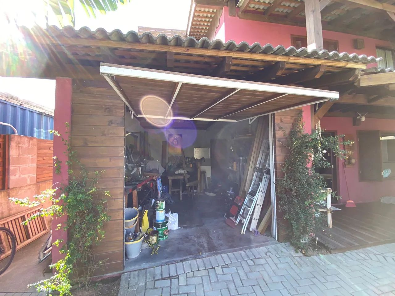 Bela casa no bairro Rio Tavares, a 800 metros da praia do novo campeche em localização pri - Foto 5