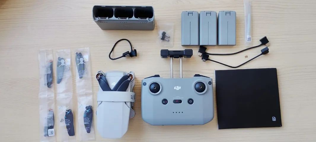 Drone DJI Mini 2 Fly More Combo - Foto 3