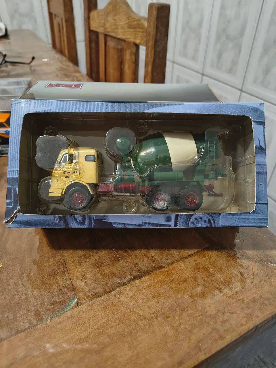 Caminhão escala 1/43 - Foto 4