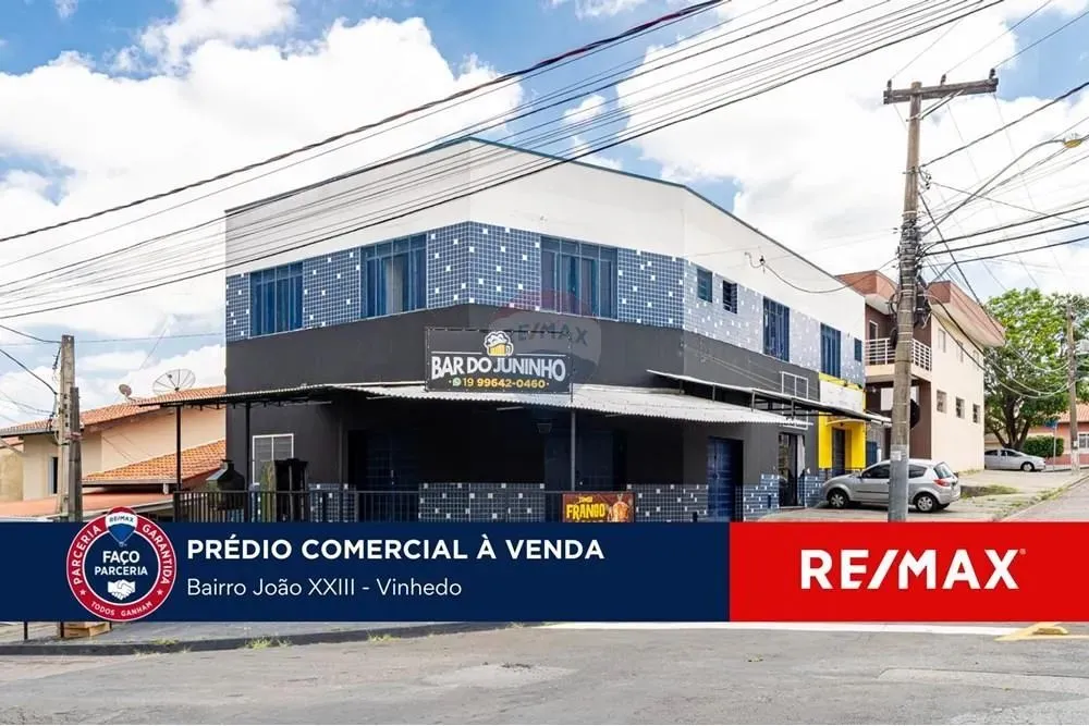 Prédio a venda em Vinhedo, com 04 lojas térreas e 05 kitnets no piso superior, grande opor