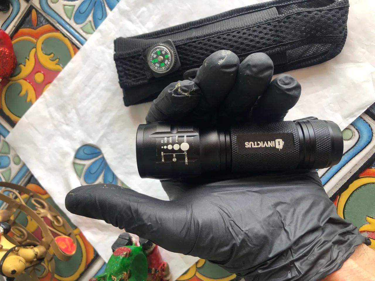 Mini lanterna com bússola Invictus