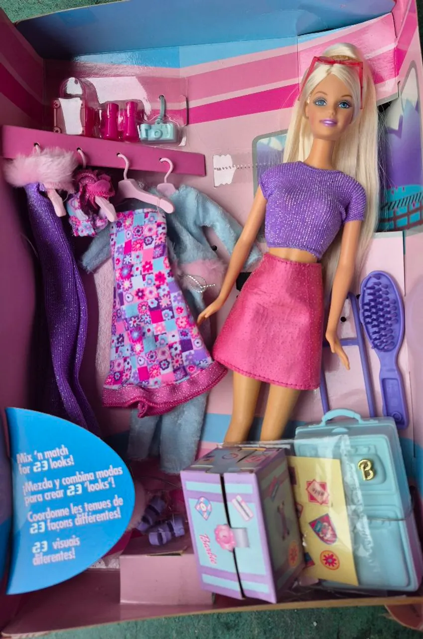 Boneca Barbie Viagem da Moda
