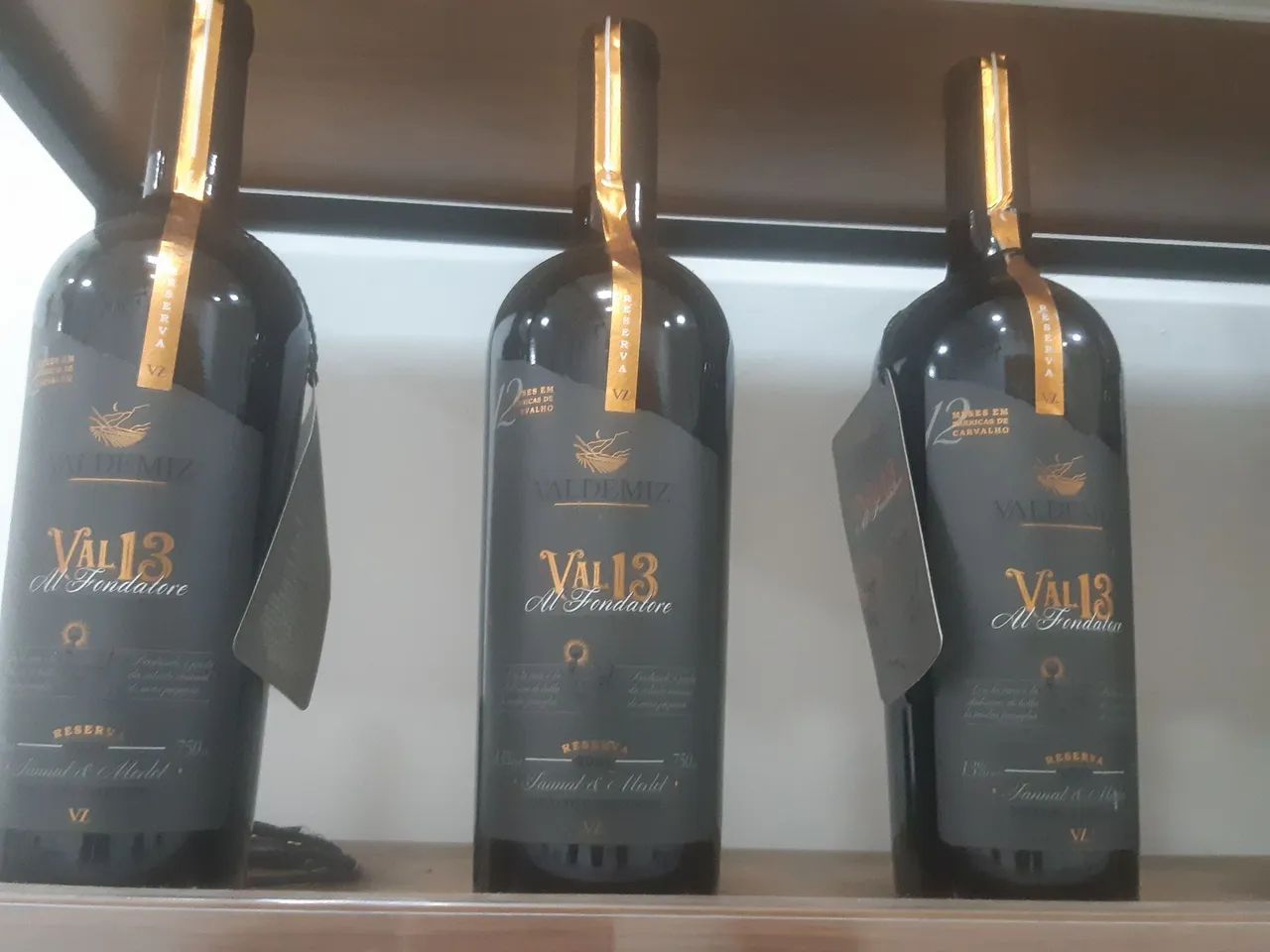 Adega Exclusiva à Venda com mais de 200 garrafas de vinhos. - Foto 4