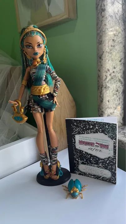 Boneca Monster High Nefera Básica 