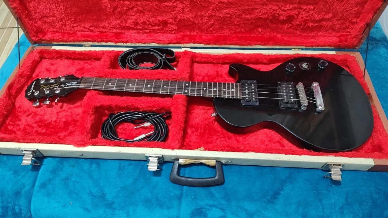 Guitarra Elétrica Epiphone Les Paul + case de transporte