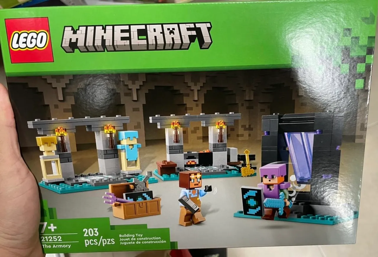 Lego Minecraft 21252