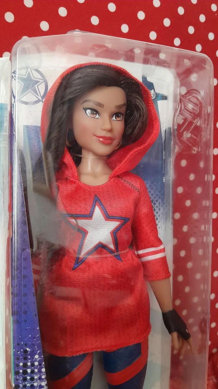Nova na caixa Boneca Ms. Marvel - Nova!