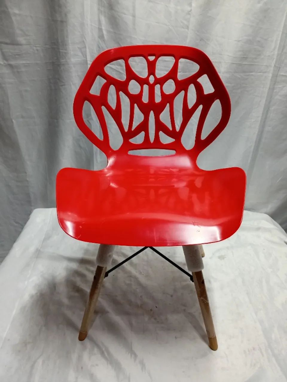 Cadeira Design Moderna Eiffel Dkr Charles Eames Vermelha