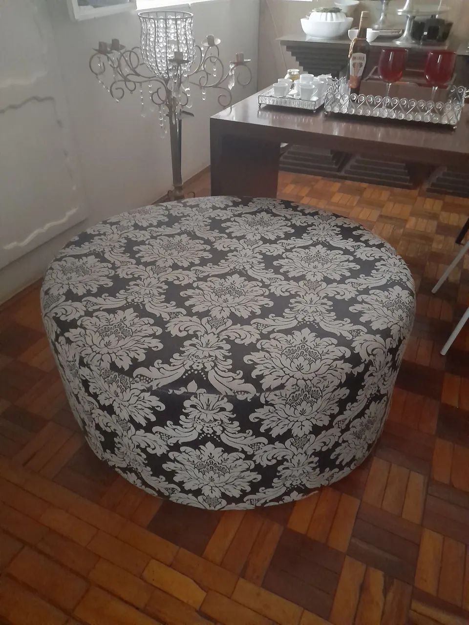 Puff Grande Redondo 1,12 m Diâmetro - Altura 48 cms