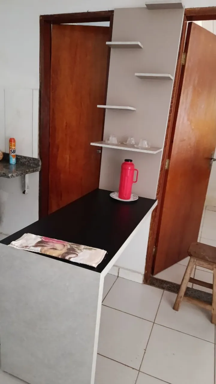 Armário/Balcão com prateleiras e bancada