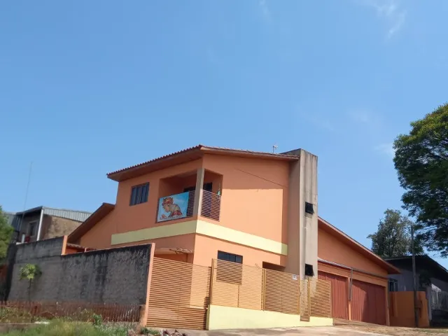 Lindo sobrado, com salas comerciais, próximo ao santuário de nossa senhora da Salete