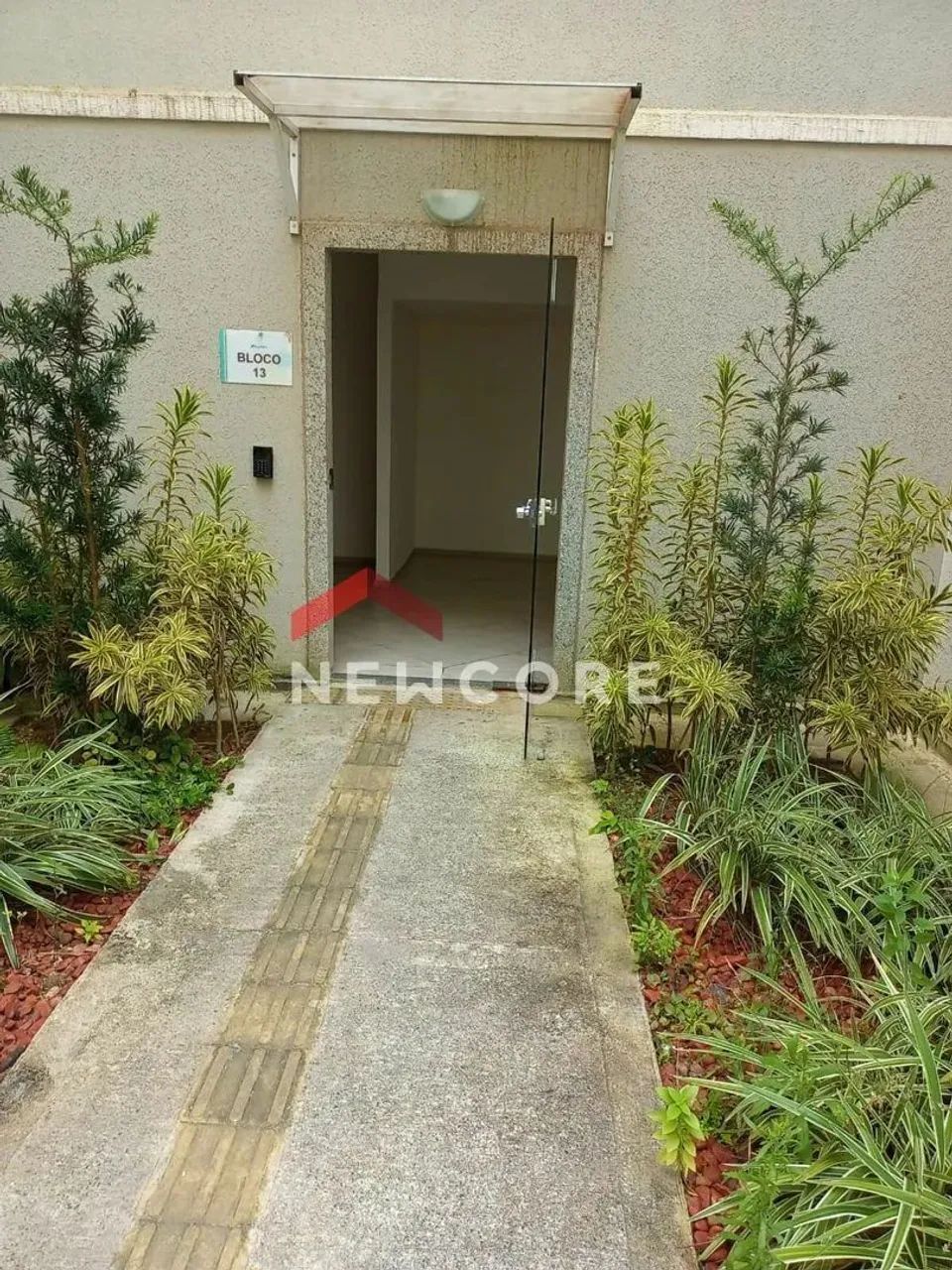 Apartamento em Rua Caraíva - Alphaville (Abrantes) - Camaçari/BA - Foto 2