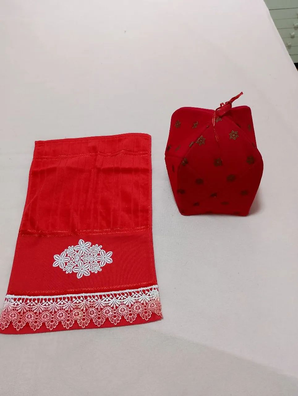 Toalha de lavabo e cobre panetone 