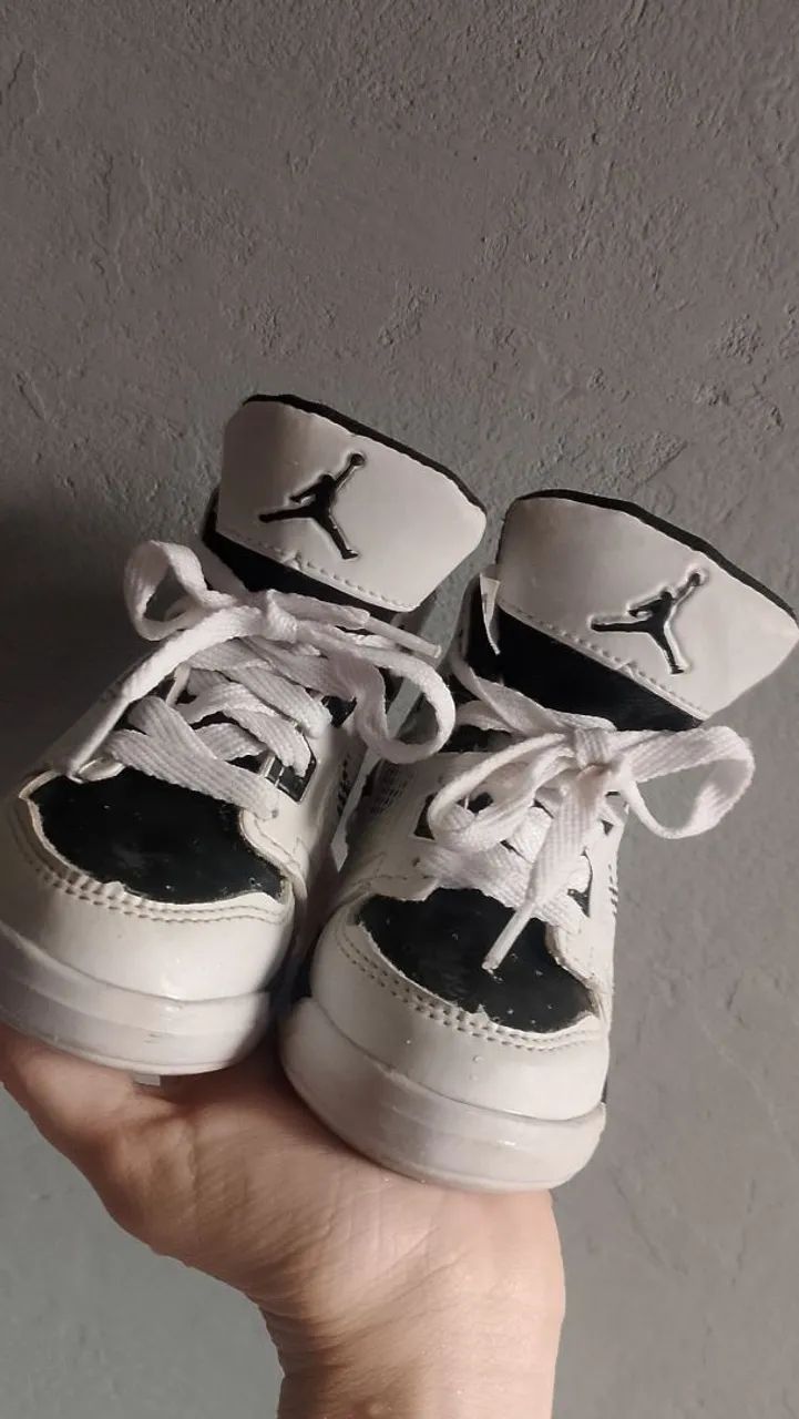 Tênis Infantil Jordan - Branco e Preto