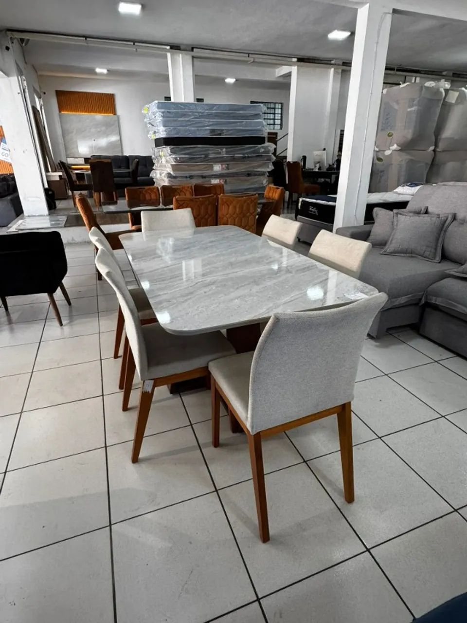 mesa com tampo de marmore a pronta entrega 