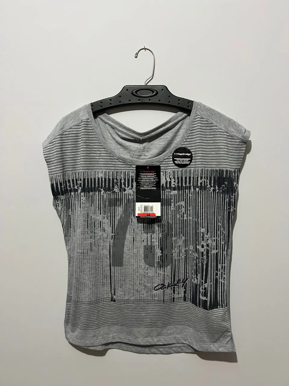 Camiseta Oakley Feminina - Cinza