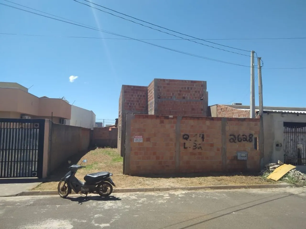 Terreno com casa em fase de acabamento 200m²