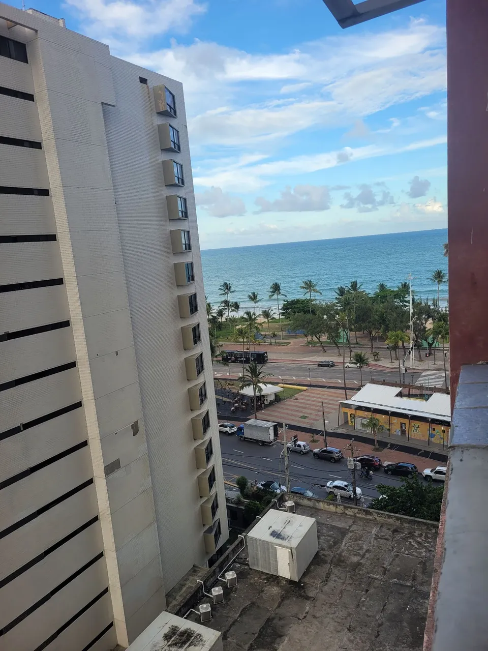 Alugo apartamento mobiliado beira-mar de Boa Viagem
