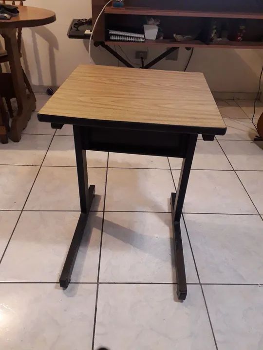 Mesinha Utilitária pra escritório   - Foto 2